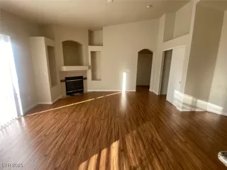 Photo #2: 2645322 Listing 