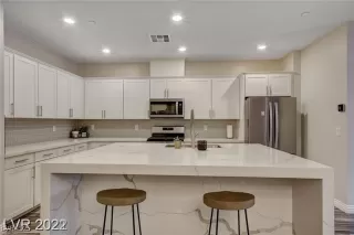 Photo #3: 2645339 Listing 