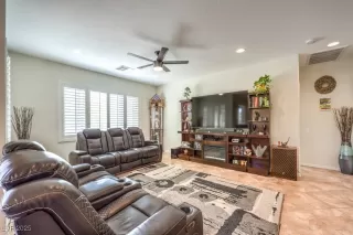 Photo #3: 2645340 Listing