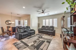 Photo #4: 2645340 Listing