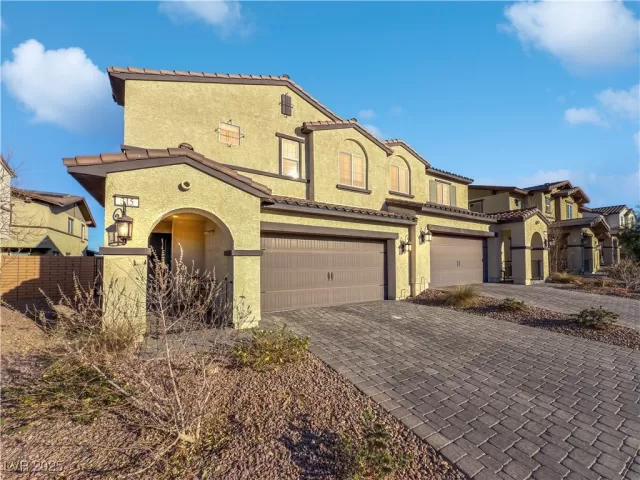 MLS: 2645358 Condo For Sale