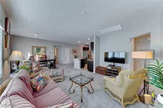 Photo #5: 2645392 Listing