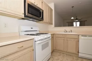 Photo #3: 2645406 Listing 