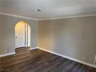 Photo #3: 2645408 Listing