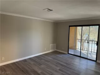 Photo #4: 2645408 Listing