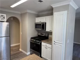 Photo #6: 2645408 Listing