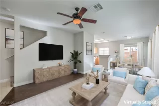 Photo #4: 2645428 Listing