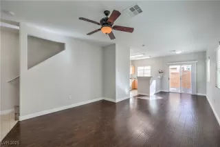 Photo #5: 2645428 Listing