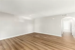 Photo #5: 2645435 Listing 