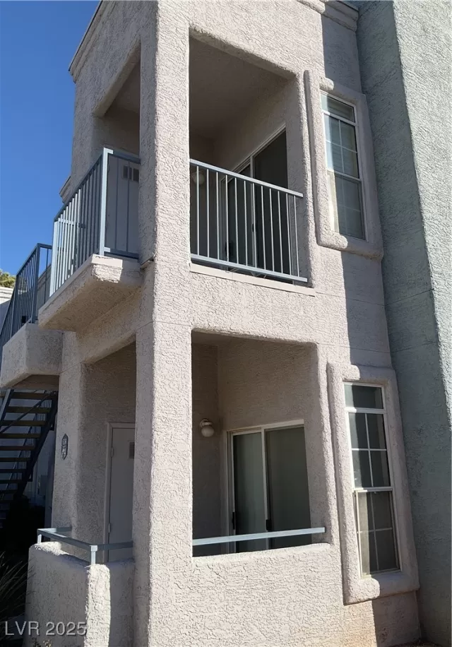 MLS: 2645464 Condo For Sale