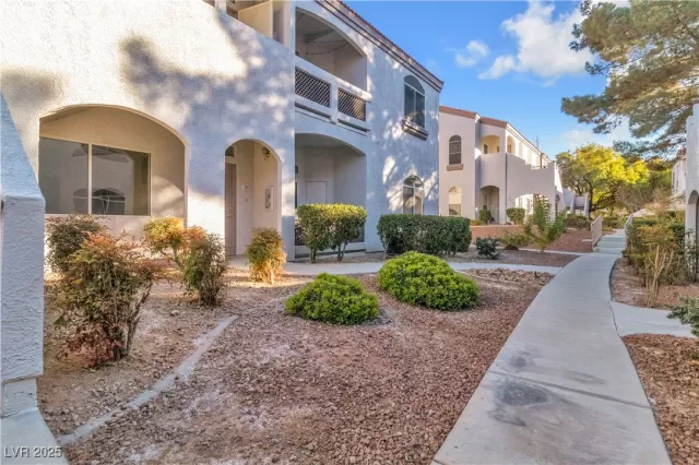 MLS: 2645525 Condo For Sale