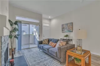 Photo #5: 2645525 Listing