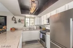 Photo #4: 2645535 Listing