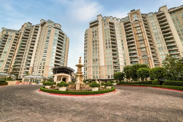 MLS: 2645546 Condo For Sale