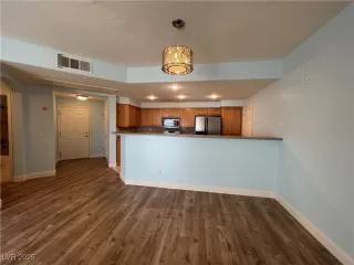 Photo #1: 2645555 Listing 