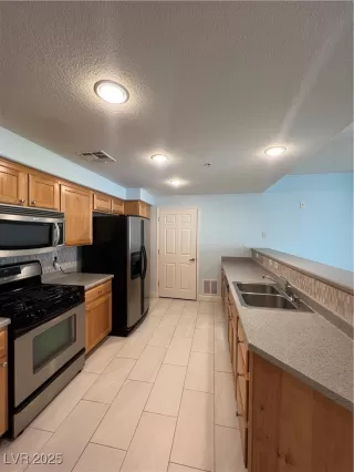 Photo #5: 2645555 Listing 