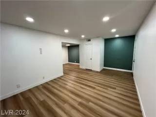 Photo #2: 2645638 Listing