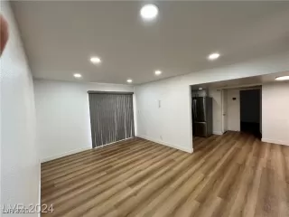 Photo #3: 2645638 Listing