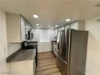 Photo #4: 2645638 Listing