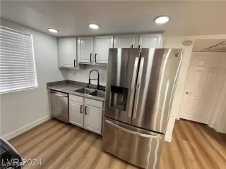 Photo #6: 2645638 Listing