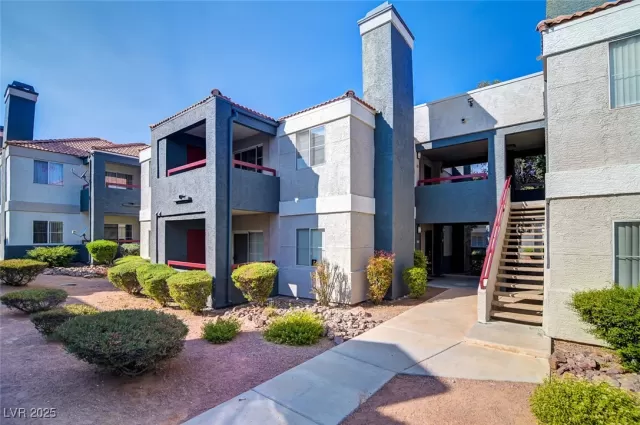 MLS: 2645653 Condo For Sale