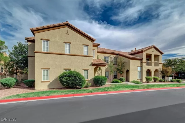 MLS: 2645705 Condo For Sale
