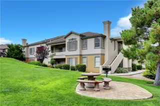 Photo #3: 2645710 Listing 