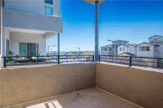 Photo #6: 2645718 Listing