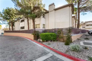 Photo #4: 2645720 Listing