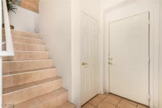 Photo #6: 2645720 Listing