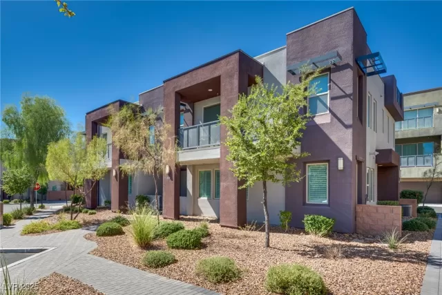 MLS: 2645738 Condo For Sale