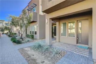 Photo #3: 2645744 Listing