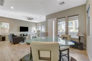 Photo #6: 2645744 Listing