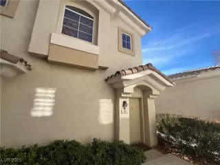 Photo #2: 2645756 Listing