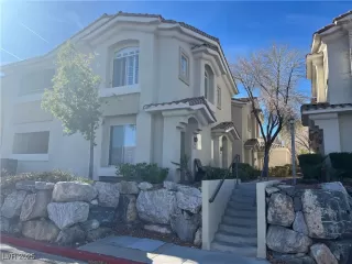 Photo #4: 2645756 Listing