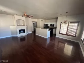 Photo #5: 2645756 Listing