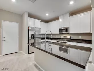 Photo #6: 2645774 Listing 