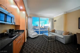 Photo #3: 2645799 Listing