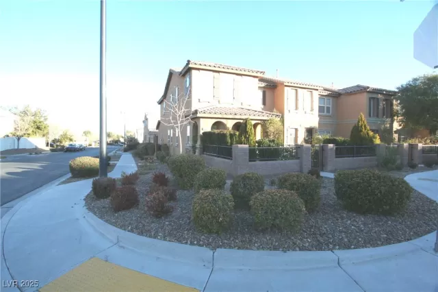 MLS: 2645817 Condo For Sale