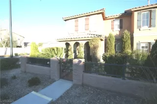 Photo #1: 2645817 Listing 