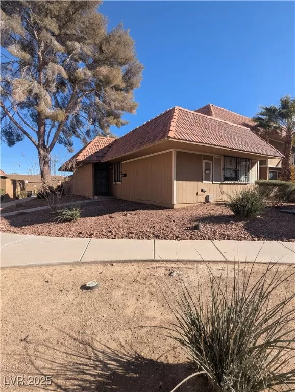 MLS: 2645827 Condo For Sale