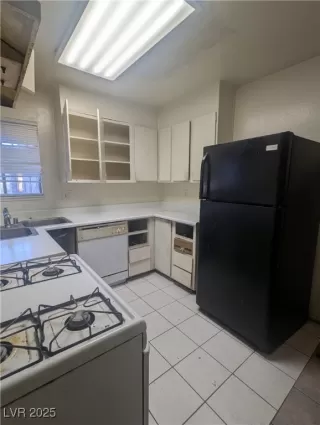 Photo #4: 2645827 Listing