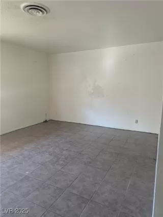 Photo #6: 2645827 Listing