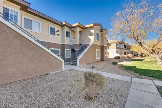 MLS: 2645829 Condo For Sale