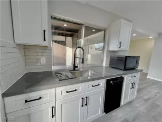 Photo #1: 2645846 Listing 