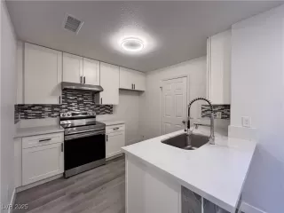 Photo #1: 2645847 Listing 