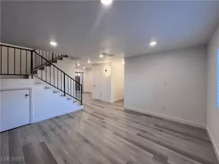 Photo #5: 2645847 Listing 