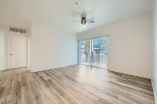 Photo #5: 2645853 Listing