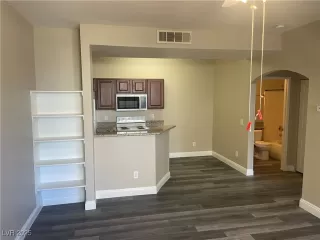 Photo #2: 2645861 Listing 