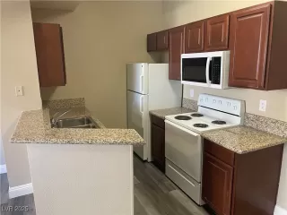 Photo #3: 2645861 Listing 